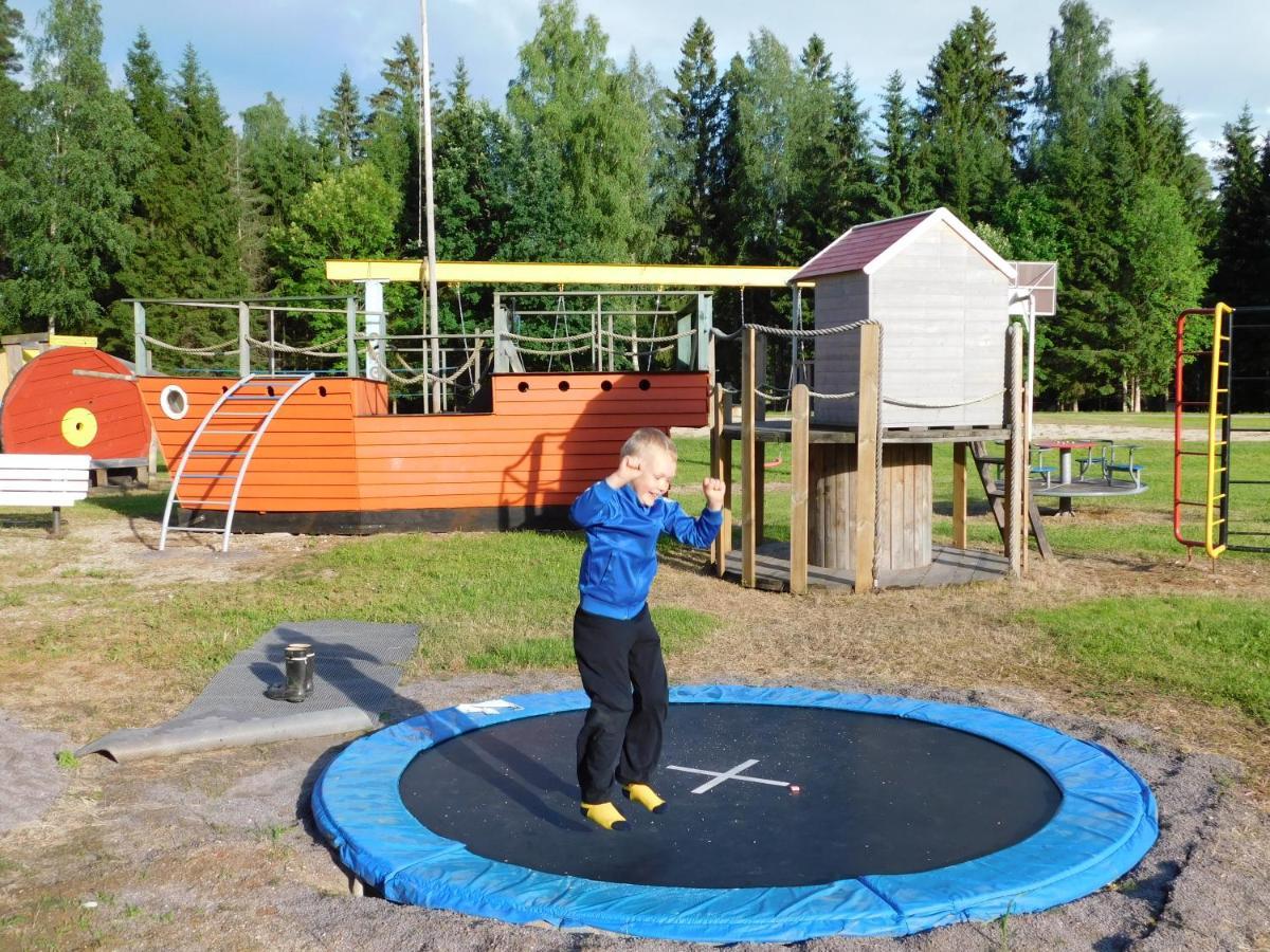 Rnk Peebu Kaemping Hotell Kilingi-Nomme Eksteriør bilde